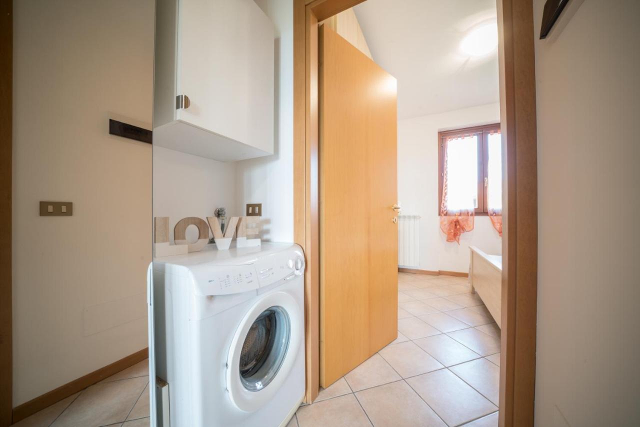 Gardappartamenti Cascinale Pool ديسينسانو ديل غاردا المظهر الخارجي الصورة